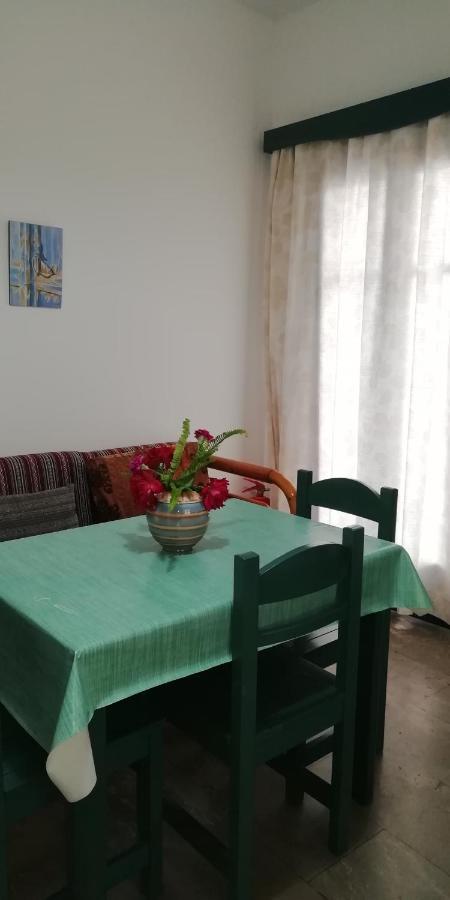 5Bedroom Villa In Perissa Beach Eksteriør bilde